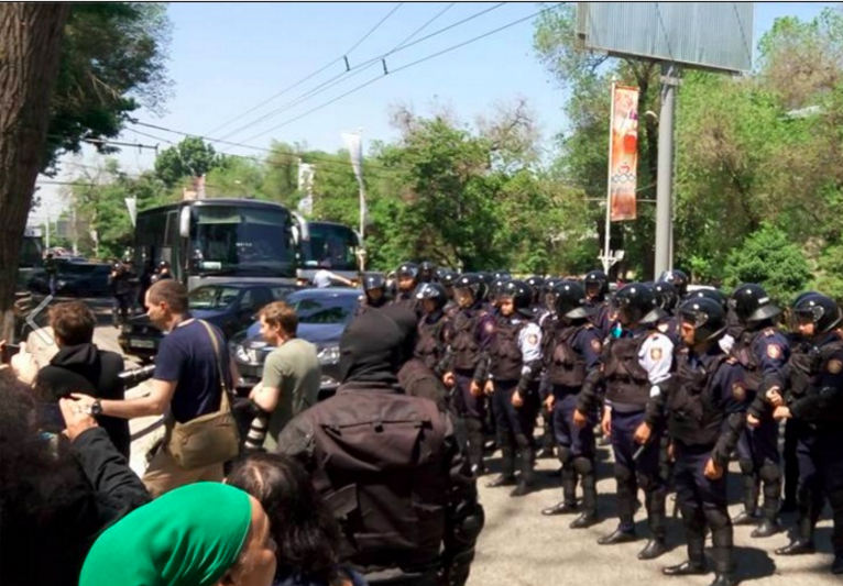 Новые митинги в Казахстане: облавы на участников и задержания журналистов